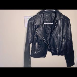 Zip front edgy biker leather jacket  — Black